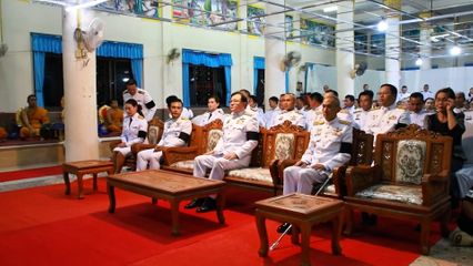 ผู้ว่าราชการจังหวัดขอนแก่น เชิญตะกร้าสิ่งของพระราชทานมอบแก่ญาติเจ้าหน้าที่ที่เสียชีวิตจากเหตุการณ์ความไม่สงบในพื้นที่จังหวัดชายแดนภาคใต้