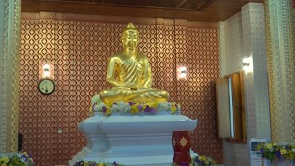 พระบาทสมเด็จพระเจ้าอยู่หัว และสมเด็จพระนางเจ้า ฯ พระบรมราชินี เสด็จพระราชดําเนินไปทรงตัดหวายลูกนิมิตพระอุโบสถวัดประชานิยม จังหวัดกาฬสินธุ์