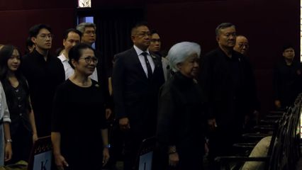 พระวรวงศ์เธอ พระองค์เจ้าเฉลิมศึกยุคล ประทานเกียรติบัตรและทอดพระเนตรการแสดงละครพูด บทพระราชนิพนธ์ในพระบาทสมเด็จพระมงกุฎเกล้าเจ้าอยู่หัว พระมหาธีรราชเจ้า