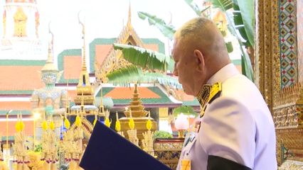 พระบาทสมเด็จพระเจ้าอยู่หัว และสมเด็จพระนางเจ้า ฯ พระบรมราชินี เสด็จพระราชดำเนินไปในการตั้งเปรียญพระภิกษุ และสามเณร เนื่องในพระราชพิธีทรงบำเพ็ญพระราชกุศลวิสาขบูชา พุทธศักราช 2569
