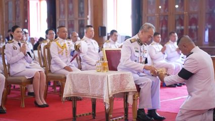 องคมนตรี เชิญสัญญาบัตร พัดยศ และผ้าไตร ไปถวายแด่พระสงฆ์ ที่ได้รับพระราชทานสัญญาบัตรตั้งสมณศักดิ์ เป็นพระราชาคณะ