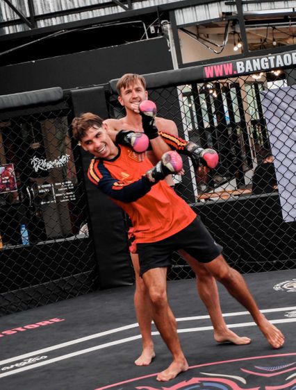 ONE Championship : ซาเวียร์ กอนซาเลส ช่วยติวเข้ม สตีเฟน เออร์วิน ก่อนดวล เสือแบล็ค ท.พราน49 ในศึก ONE Fight Night 45