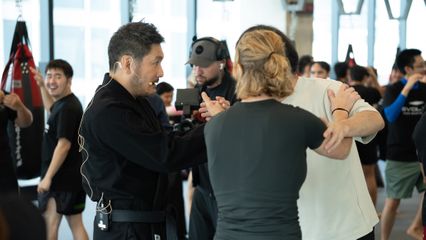 ONE Championship : บอสชาตรี สอนศิลปะการป้องกันตัว ฉลองเปิดยิม EVOLVE MMA