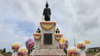 พลเอก เฉลิมชัย สิทธิสาท องคมนตรี เป็นผู้แทนพระองค์ไปวางพวงมาลาถวายราชสักการะสมเด็จพระนารายณ์มหาราช เนื่องในโอกาสวันคล้ายวันสวรรคต
