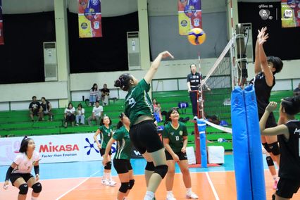 ประมวลภาพ วอลเลย์บอลนักเรียน แชมป์กีฬา 7HD 2026 : กีฬาจ.อ่างทอง พบ จันทร์กระจ่างศึกษา