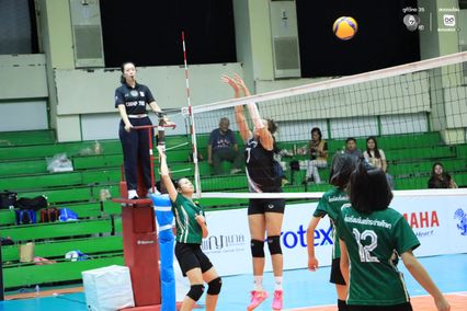 ประมวลภาพ วอลเลย์บอลนักเรียน แชมป์กีฬา 7HD 2026 : กีฬาจ.อ่างทอง พบ จันทร์กระจ่างศึกษา