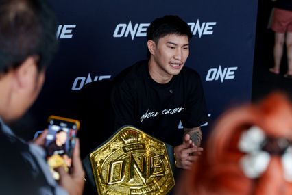 ONE Championship : ตะวันฉาย พีเค.แสนชัย ประกาศสละบัลลังก์ราชัน ONE มวยไทย รุ่นเฟเธอร์เวต