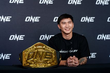 ONE Championship : นิโค คาร์ริลโล ปลื้มนั่งบัลลังก์ ONE มวยไทย รุ่นเฟเธอร์เวต ทางการ