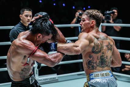 ONE Championship : นิโค คาร์ริลโล ปลื้มนั่งบัลลังก์ ONE มวยไทย รุ่นเฟเธอร์เวต ทางการ
