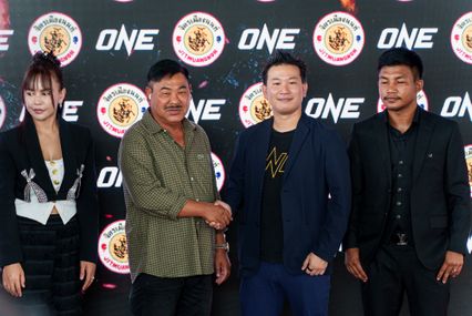 ONE Championship : รถถัง จิตรเมืองนนท์ ลงนามเซ็นสัญญาฉบับใหม่กับ ONE