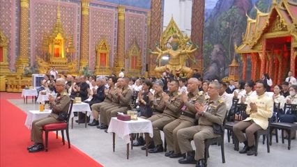 รองเลขาธิการพระราชวังและรองประธานกรรมการมูลนิธิส่งเสริมศิลปาชีพฯ เป็นประธานในพิธีบวงสรวงเทพยดาครูอาจารย์และพิธีเจริญพระพุทธมนต์ การแสดงโขนมูลนิธิส่งเสริมศิลปาชีพฯ ตอน สีดา