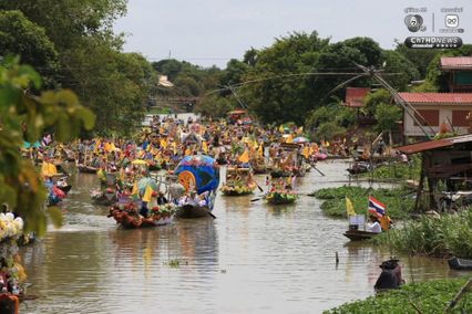  ขบวนเรือแห่เทียนพรรษาทางน้ำ  ตลาดลาดชะโด