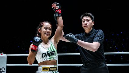ONE ลุมพินี : อิสไลย์ เอริกา โบโมกาว ล็อกเป้ากดน็อก กลิ่นผกา ป.ไทยสงค์ ยืดสถิติไร้พ่ายไฟต์ที่ 5