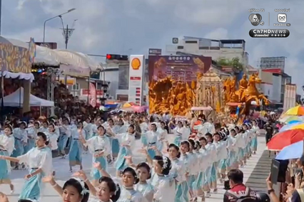 แห่ต้นเทียนพรรษา ปีที่ 125  อุบลราชธานี 