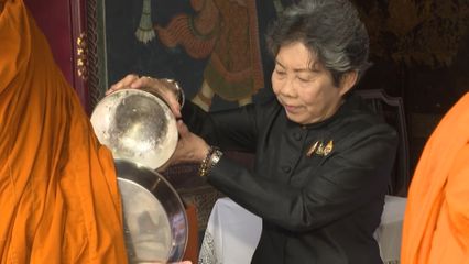 ผู้แทนพระองค์ ทรงจุดเทียนพรรษาที่พระบาทสมเด็จพระเจ้าอยู่หัว ทรงพระราชอุทิศถวายเป็นพุทธบูชา เนื่องในเทศกาลเข้าพรรษา พุทธศักราช 2569