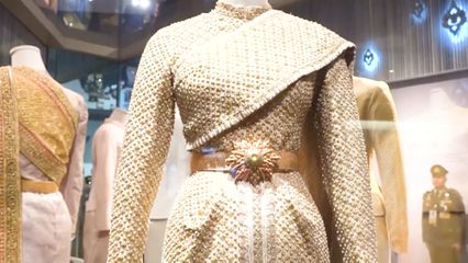 เนื่องในโอกาสวันคล้ายวันพระราชสมภพ สมเด็จพระนางเจ้าสิริกิติ์ พระบรมราชินีนาถ พระบรมราชชนนีพันปีหลวง 12 สิงหาคม 2569 โทรทัศน์รวมการเฉพาะกิจแห่งประเทศไทย ขอเสนอสารคดีน้อมรำลึกในพระมหากรุณาธิคุณ ตอน สายใยไหม สายใยแผ่นดิน เป็นตอนที่ 2