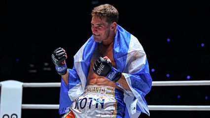 ONE Championship : นิโค คาร์ริลโล ปักธงน็อก โจว เจียเฉียง ปูทางล่าบัลลังก์ 2 กติกา
