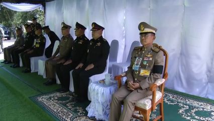 องคมนตรี เชิญสิ่งของพระราชทานไปมอบแก่เจ้าหน้าที่ที่ปฏิบัติภารกิจกองกำลังชายแดน ซึ่งได้รับผลกระทบจากสถานการณ์ชายแดนไทย-กัมพูชา