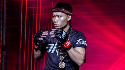 ONE ลุมพินี : วันชัยน้อย ป๋องสุพรรณ พีเค. เล็งเจาะลำตัว เพชรน้ำโขง ส.มณีโคตร