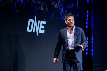 ONE Championship : “ชาตรี” ซีอีโอ ONE รับพระราชทานรางวัล “ลูกกตัญญูกตเวทีอย่างสูงต่อแม่” ประจำปี 2569