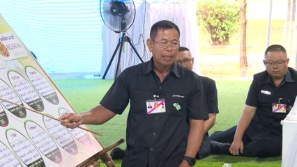สมเด็จพระกนิษฐาธิราชเจ้า กรมสมเด็จพระเทพรัตนราชสุดา ฯ สยามบรมราชกุมารี ทรงติดตามการดำเนินงานศูนย์พัฒนาพันธุ์พืชจักรพันธ์เพ็ญศิริ จังหวัดสุรินทร์ และทรงเยี่ยมสมาชิกโครงการผลิตพันธุ์ข้าวหอมมะลิ 105 พระราชทาน "เพื่อนช่วยเพื่อน"