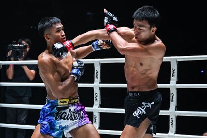 ONE ลุมพินี : ก้องศึก ศิษย์สารวัตรเสือ ถอนแค้น เด็ดดวงเล็ก ทอฝันฟาร์ม ชนะคะแนนไม่เอกฉันท์ ศึก ONE ลุมพินี 167