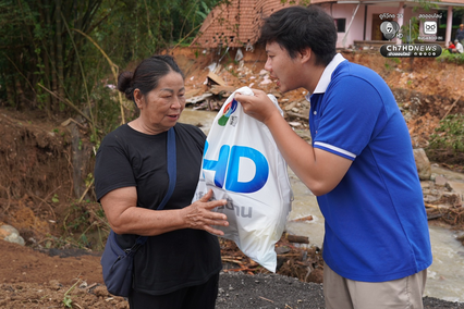 รอดหวุดหวิด น้ำซัดบ้านทรุด ห้องนอนกลายเป็นเหวลึก ตัวบ้านพังเสียหายอยู่ต่อไม่ได้ แต่หัวใจยังต้องสู้ต่อ