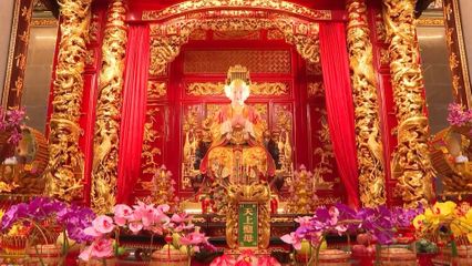 สมเด็จพระกนิษฐาธิราชเจ้า กรมสมเด็จพระเทพรัตนราชสุดา ฯ สยามบรมราชกุมารี เสด็จพระราชดำเนินไปยังวัดเจ้าแม่ทับทิมซิงฉาว นครไหโข่ว ที่ชาวจีนเคารพศรัทธา โทรทัศน์รวมการเฉพาะกิจแห่งประเทศไทย รายงาน