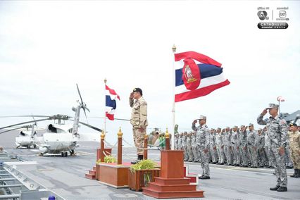 ตรวจความพร้อมรบ “เรือหลวงจักรีนฤเบศร” กลางอ่าวไทย “นายกฯ” โชว์ลีลาผัดกะเพราหมูสับเลี้ยงกำลังพล เล็งจัดหาอาวุธยุทโธปกรณ์เพิ่ม แบบเซอร์ไพรส์เพื่อนบ้าน