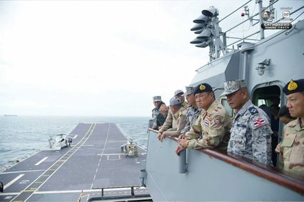 ตรวจความพร้อมรบ “เรือหลวงจักรีนฤเบศร” กลางอ่าวไทย “นายกฯ” โชว์ลีลาผัดกะเพราหมูสับเลี้ยงกำลังพล เล็งจัดหาอาวุธยุทโธปกรณ์เพิ่ม แบบเซอร์ไพรส์เพื่อนบ้าน