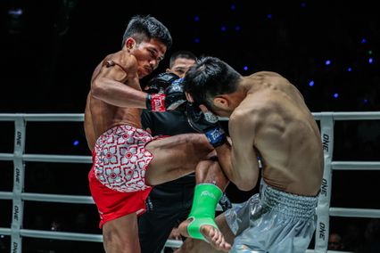 ONE ลุมพินี : เฟอร์รารี แฟร์เท็กซ์ สลับบู๊คิกบ็อกซิง ดวล อาคีฟ กูลูซาดา