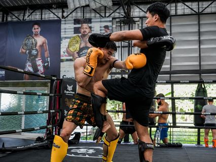 ONE ลุมพินี : ซุปเปอร์บอน ซุปเปอร์บอนเทรนนิงแคมป์ ติวเข้ม “แรมโบ้เล็ก” พร้อมรั้งบัลลังก์ “ยอดไอคิว”