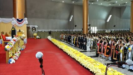 ประธานองคมนตรี เป็นผู้แทนพระองค์ ไปมอบปริญญาบัตรแก่ผู้สำเร็จการศึกษา จากมหาวิทยาลัยราชภัฏเขตภาคกลาง และมหาวิทยาลัยสวนดุสิต ประจำปีการศึกษา 2567 ถึง 2568 เป็นวันที่ 4