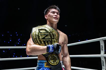 ONE ลุมพินี : แรมโบ้เล็ก ฉ.อจลบุญ ลั่นน็อก ยอดไอคิว อ.พิมลศรี รั้งบัลลังก์ไม่ให้หลุดมือ