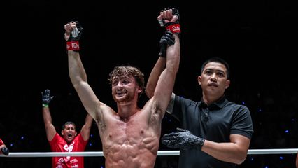 ONE ลุมพินี : เฟรดดี แฮ็กเกอร์ตี ลับหมัดเด็ด เล็งดับฮอตไร้พ่าย รุ่งเรืองเล็ก ทีเอ็น.มวยไทย ไม่เกินยก 2