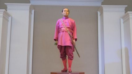 พลเอก พระวรวงศ์เธอ พระองค์เจ้าเฉลิมศึกยุคล ประทานเข็มที่ระลึกแก่ผู้บริหาร ครู และบุคลากรทางการศึกษาของสถาบันการศึกษาภาคีมูลนิธิสถาบันการศึกษา ในรัชกาลที่ 6 และสมเด็จ ฯ เจ้าฟ้าเพชรรัตนราชสุดาฯ ประจำปีการศึกษา 2569