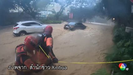 นักดับเพลิงรุดช่วยชายติดในรถ กลางน้ำเชี่ยวในจีน